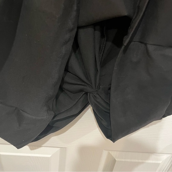 Black Twist Hem T-Shirt NWOT - Picture 11 of 13